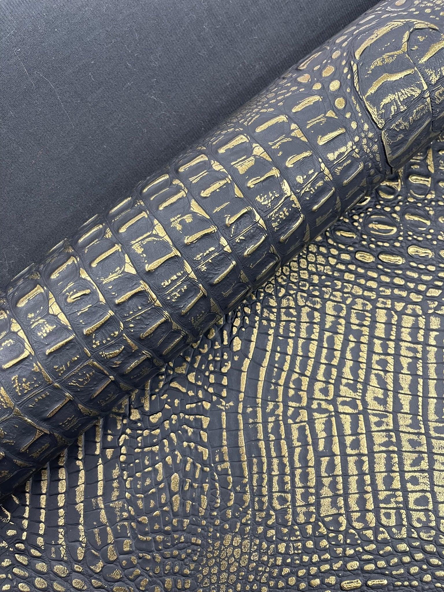 Metallic Gator Vinyl Fabric 54" Wide / Upholstery Crafting Accessories Applications Faux Leather PVC.