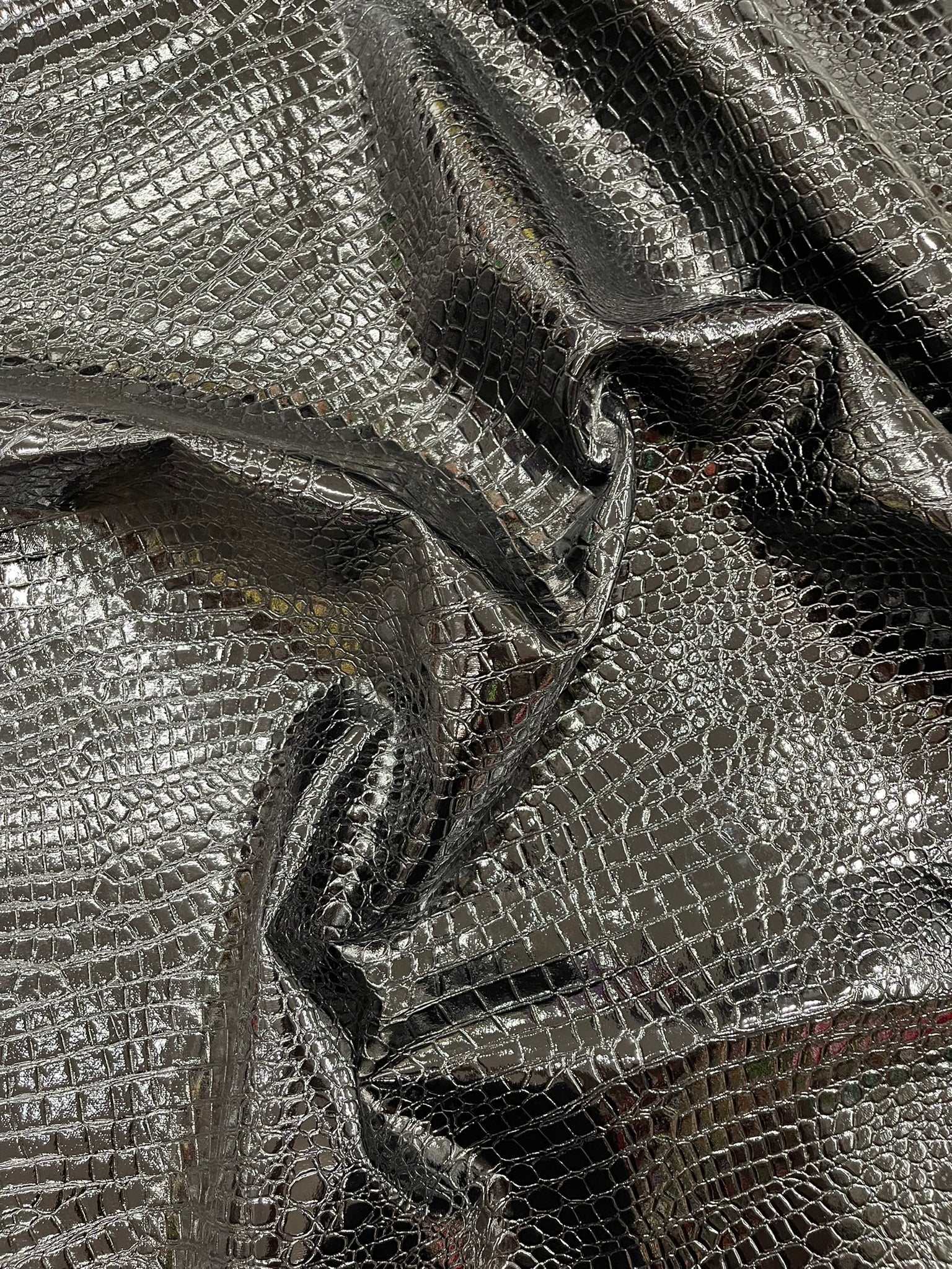 Shiny Alligator 3D Embossed Vinyl Fabric, 54" Wide Upholstery Crafting Accessories Applications