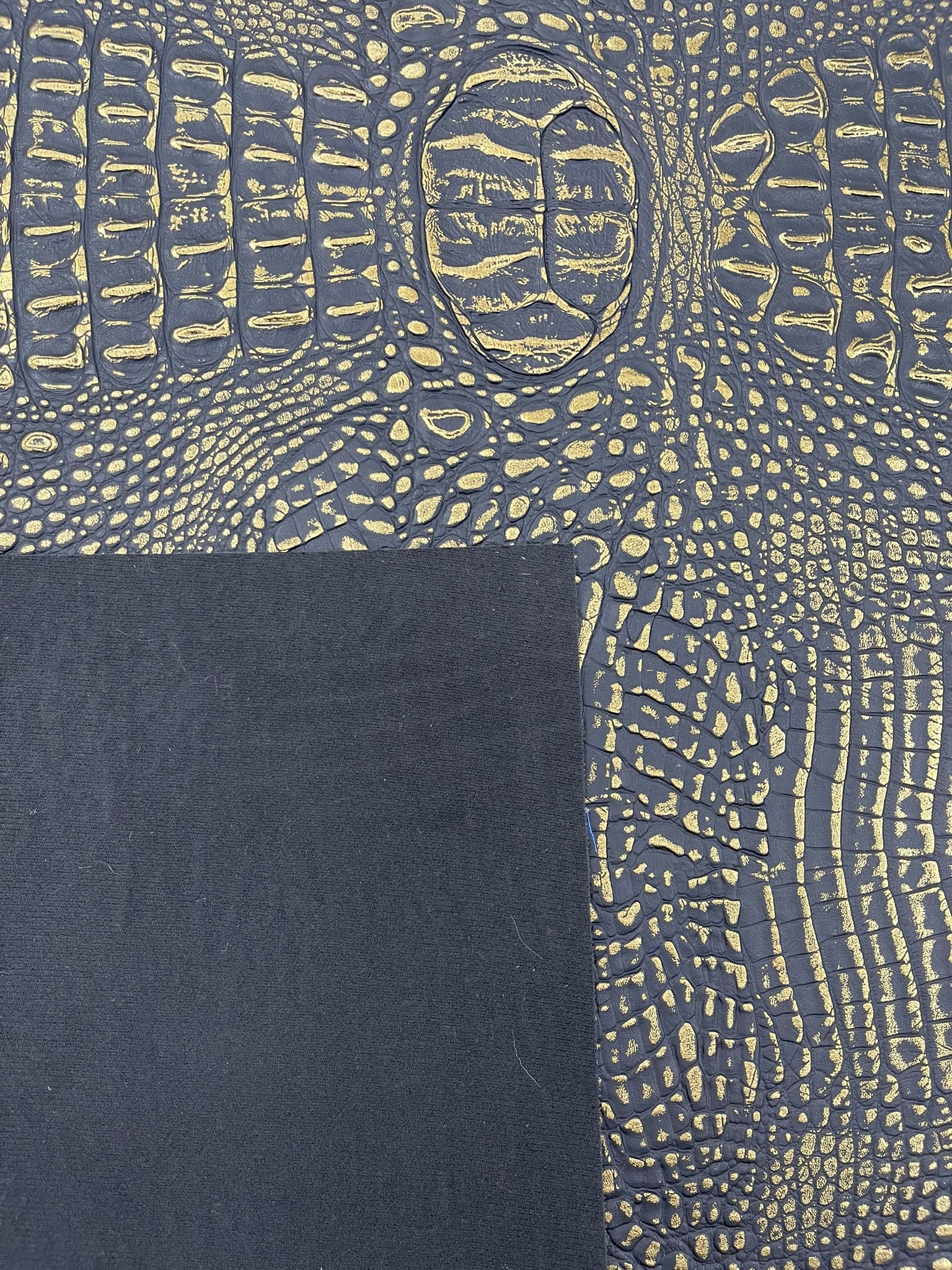 Metallic Gator Vinyl Fabric 54" Wide / Upholstery Crafting Accessories Applications Faux Leather PVC.