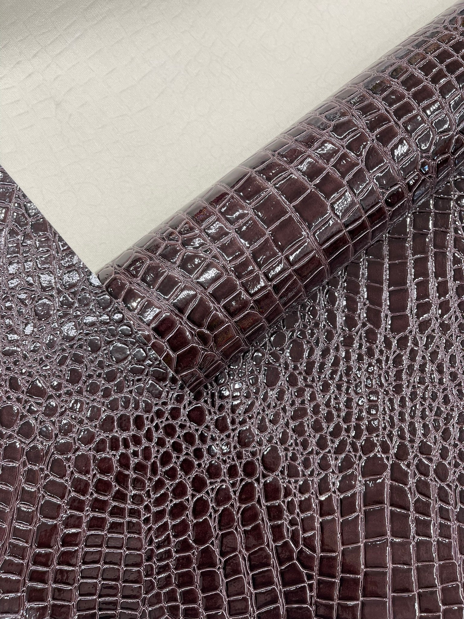 Shiny Alligator 3D Embossed Vinyl Fabric, 54" Wide Upholstery Crafting Accessories Applications