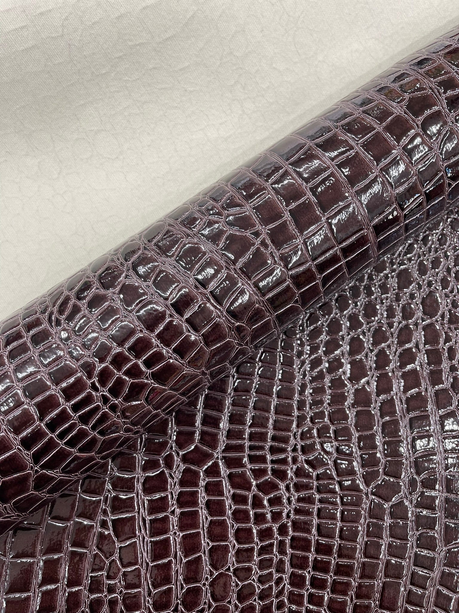 Shiny Alligator 3D Embossed Vinyl Fabric, 54" Wide Upholstery Crafting Accessories Applications