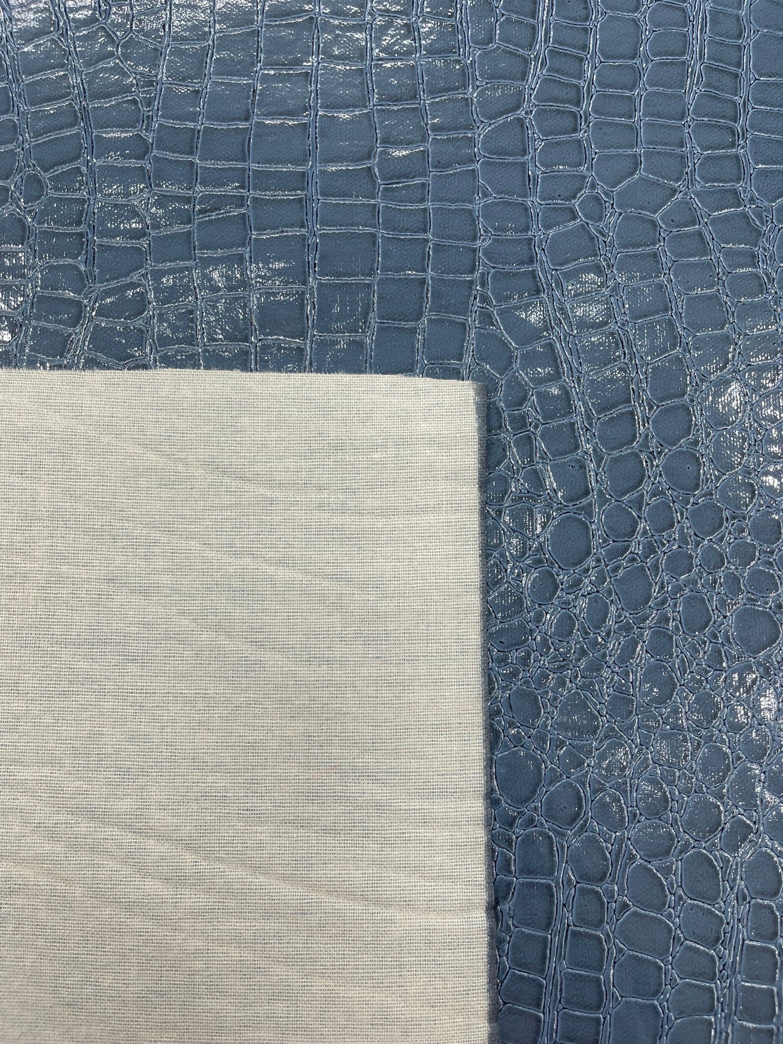 Shiny Alligator 3D Embossed Vinyl Fabric, 54" Wide Upholstery Crafting Accessories Applications