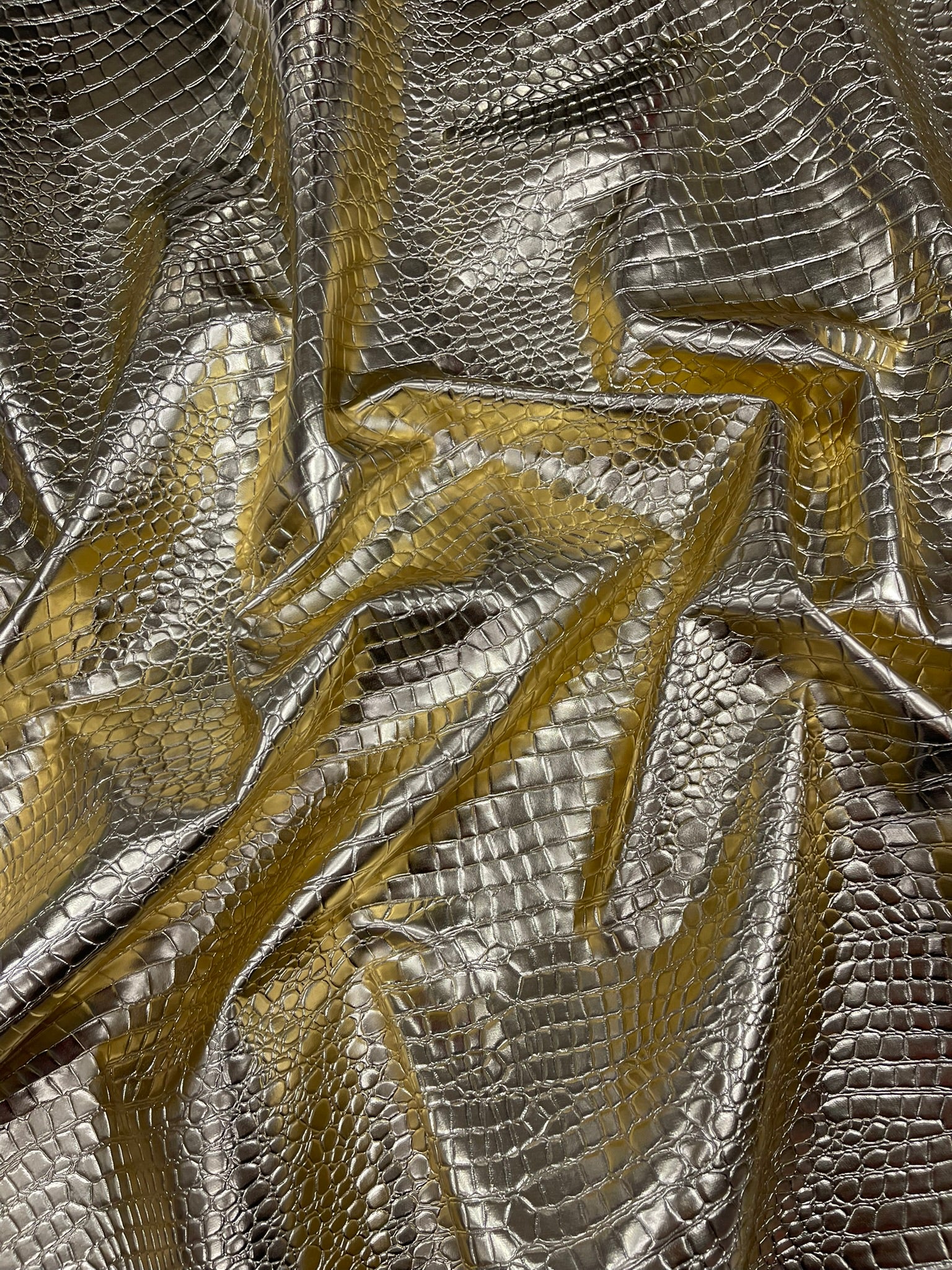 Shiny Alligator 3D Embossed Vinyl Fabric, 54" Wide Upholstery Crafting Accessories Applications