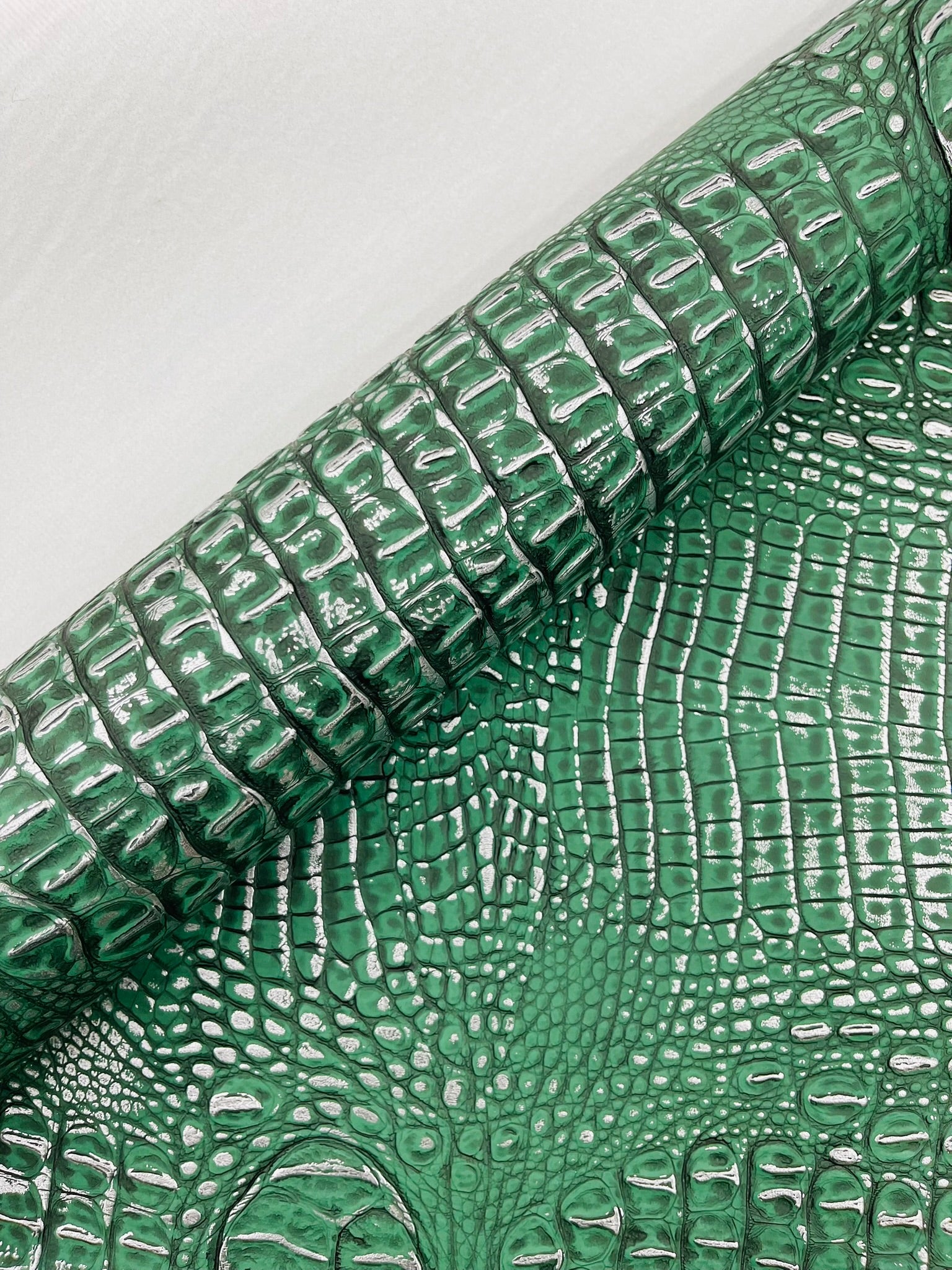 Metallic Gator Vinyl Fabric 54" Wide / Upholstery Crafting Accessories Applications Faux Leather PVC.