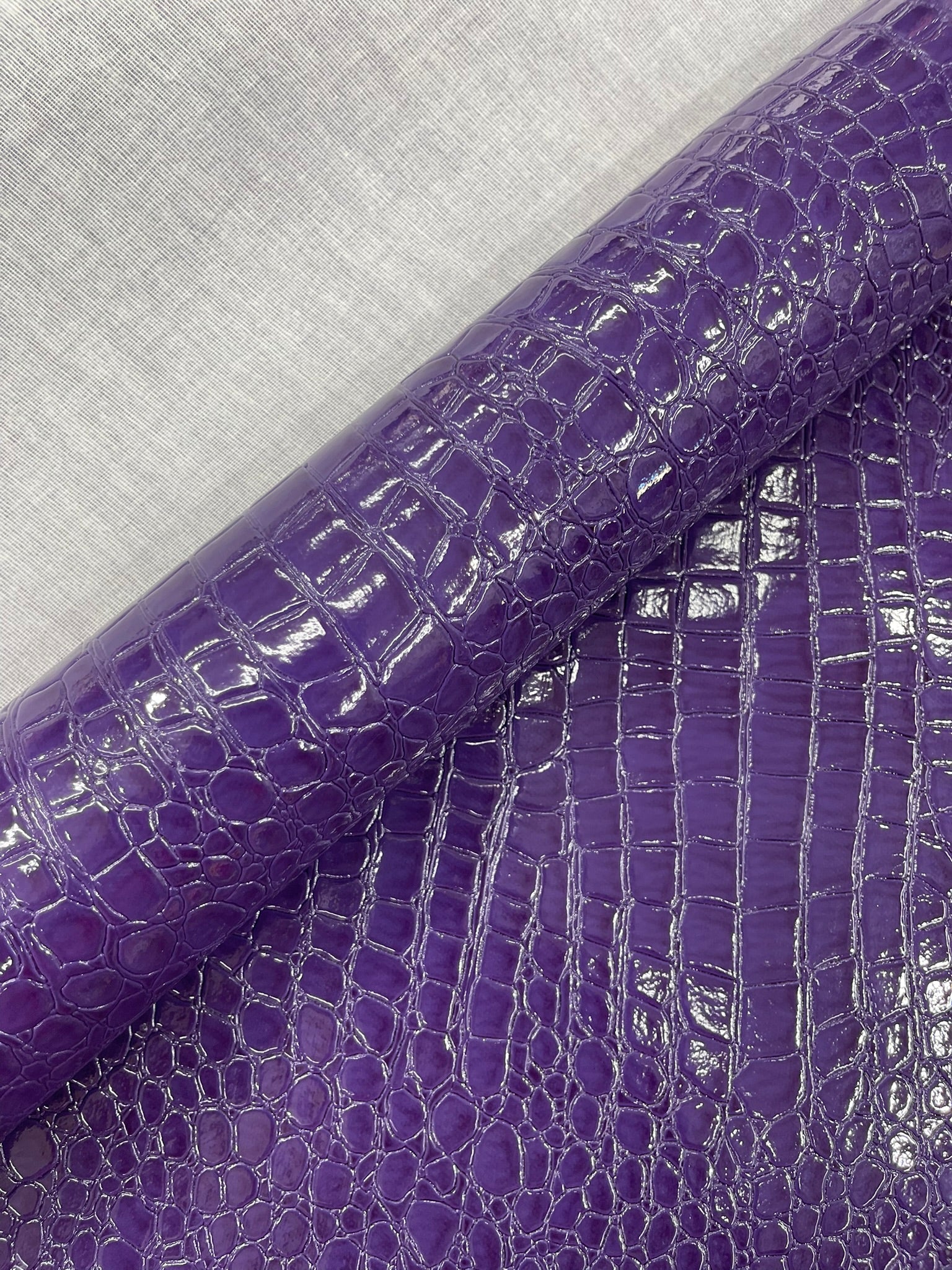 Shiny Alligator 3D Embossed Vinyl Fabric, 54" Wide Upholstery Crafting Accessories Applications