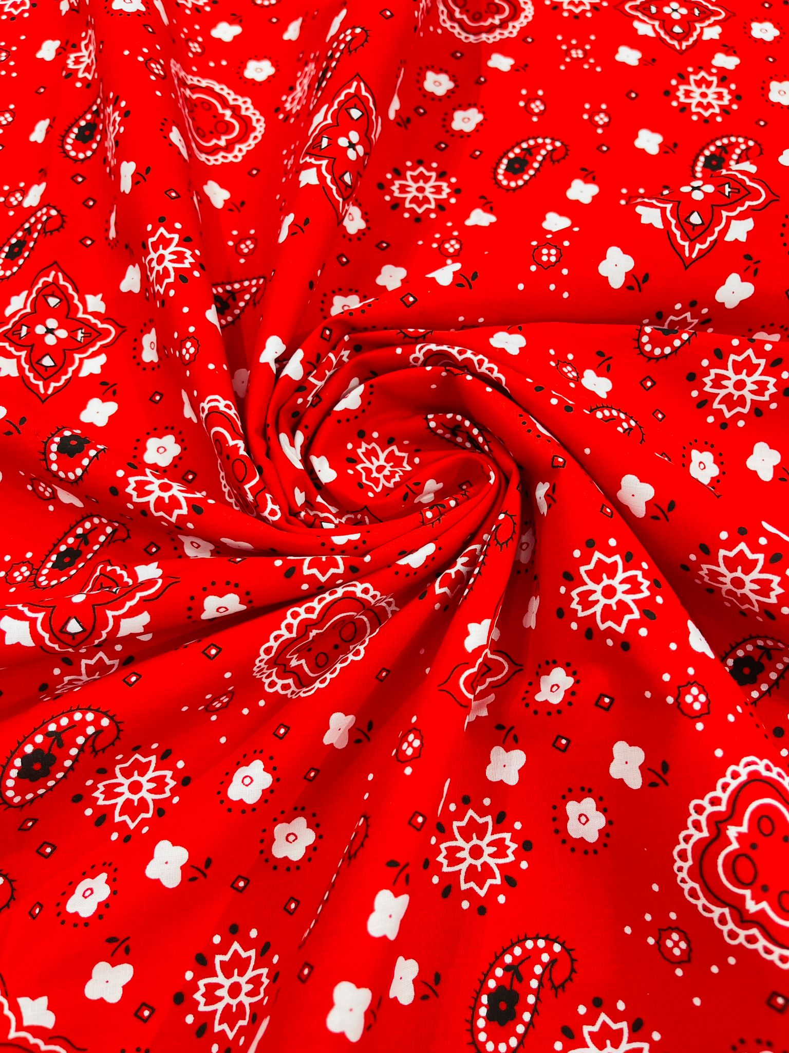 58/59" Wide 65% Polyester 35 percent Cotton Bandanna Print Fabric, Good for Face Mask Covers, Clothing/costume/Quilting Fabric