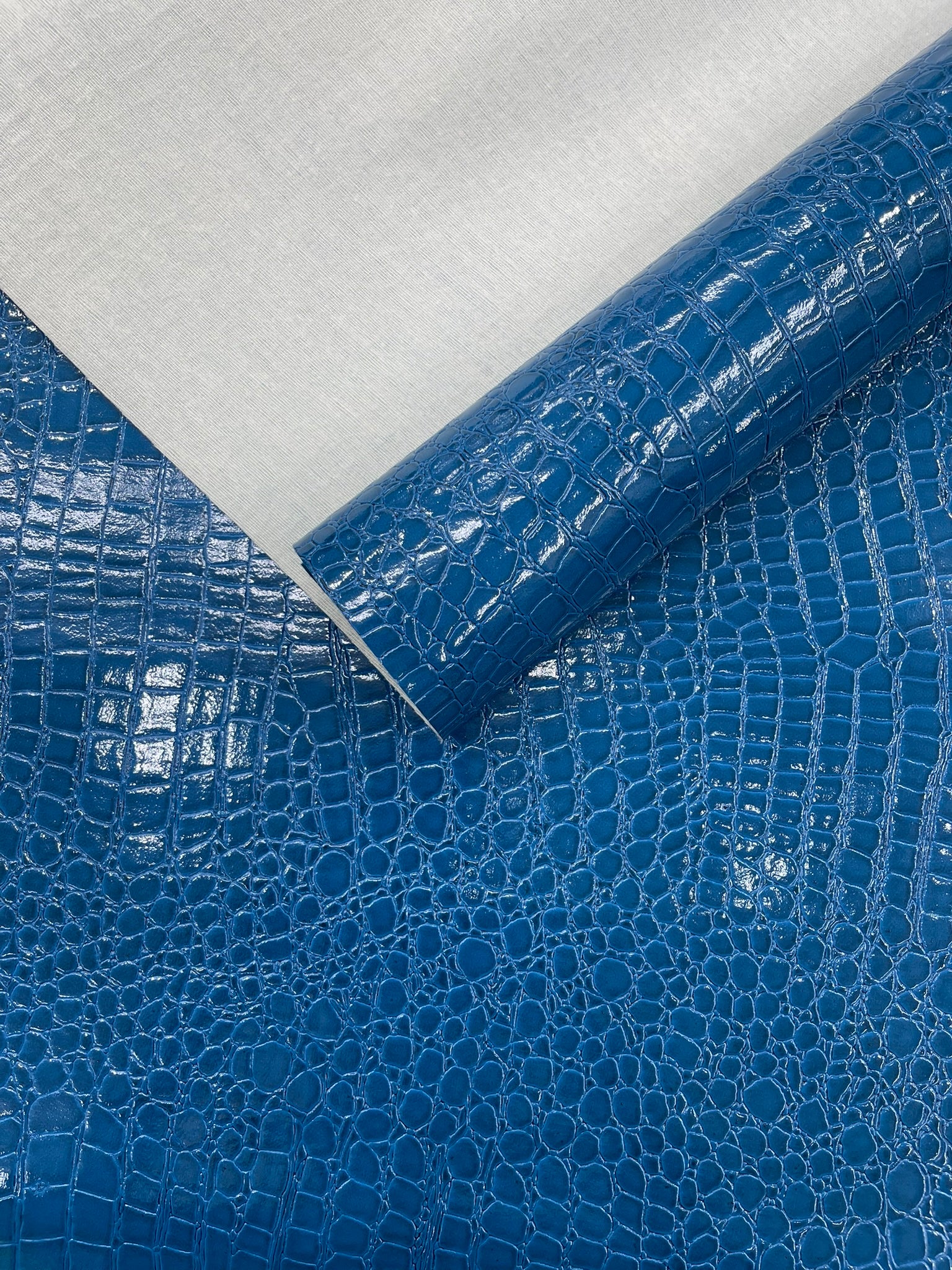 Shiny Alligator 3D Embossed Vinyl Fabric, 54" Wide Upholstery Crafting Accessories Applications
