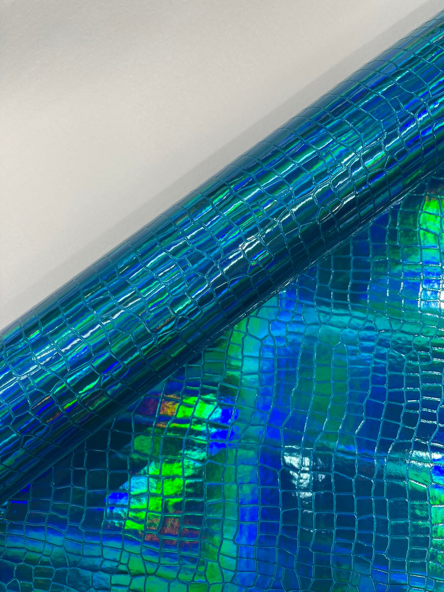 Crocodile Embossed PVC Holographic Vinyl Fabric / Upholstery Crafting Accessories Applications