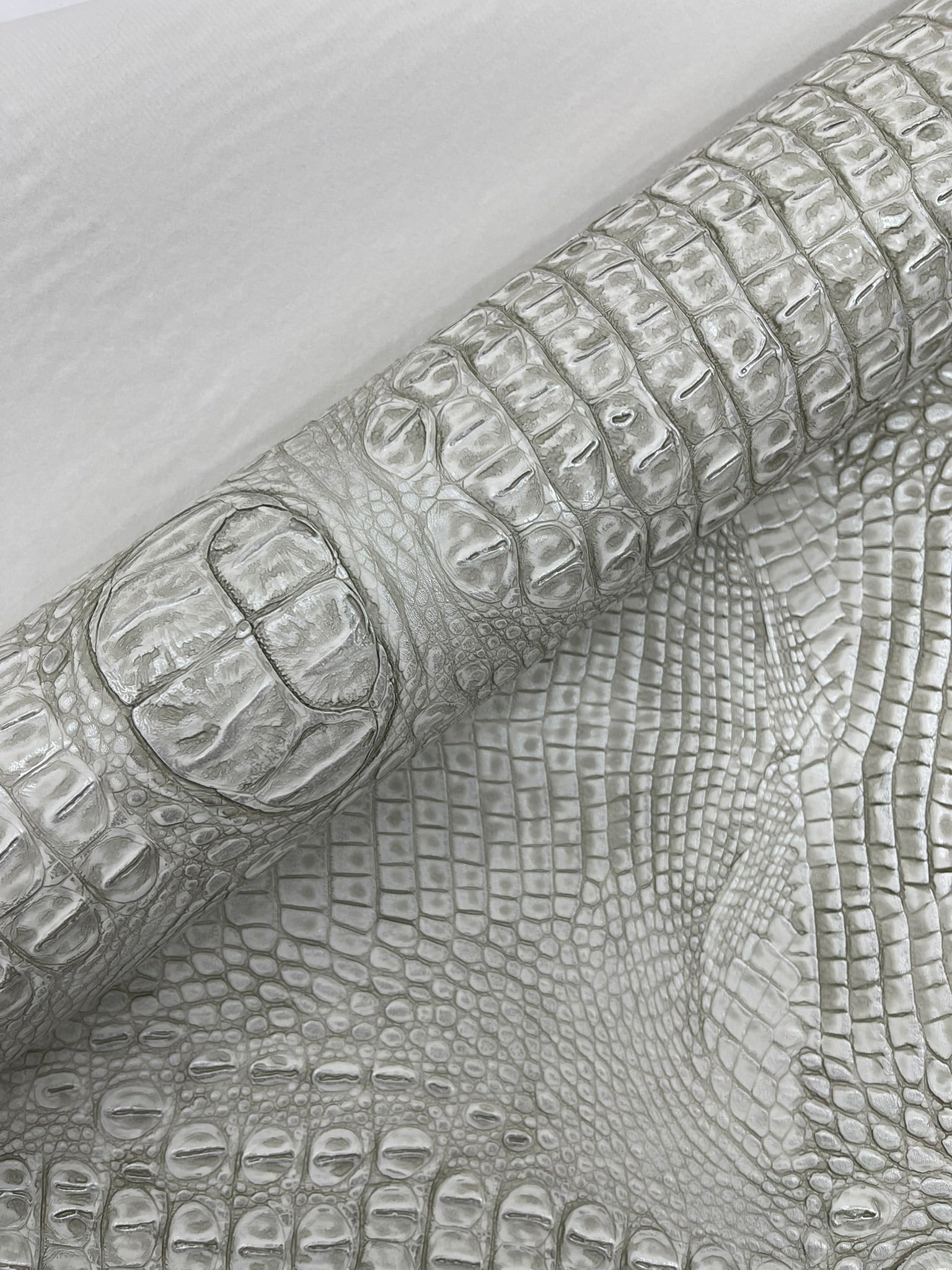 Metallic Gator Vinyl Fabric 54" Wide / Upholstery Crafting Accessories Applications Faux Leather PVC.