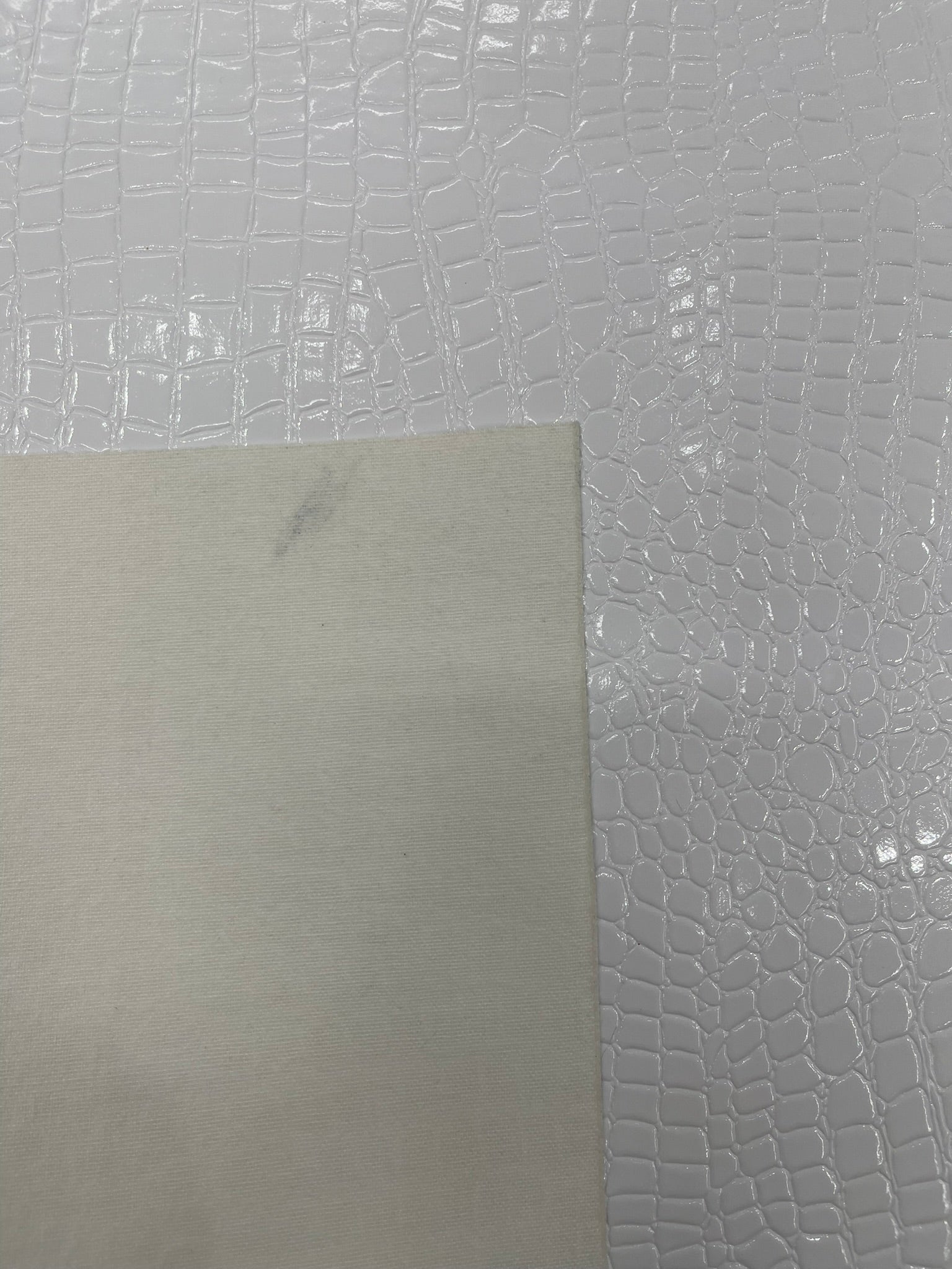Shiny Alligator 3D Embossed Vinyl Fabric, 54" Wide Upholstery Crafting Accessories Applications