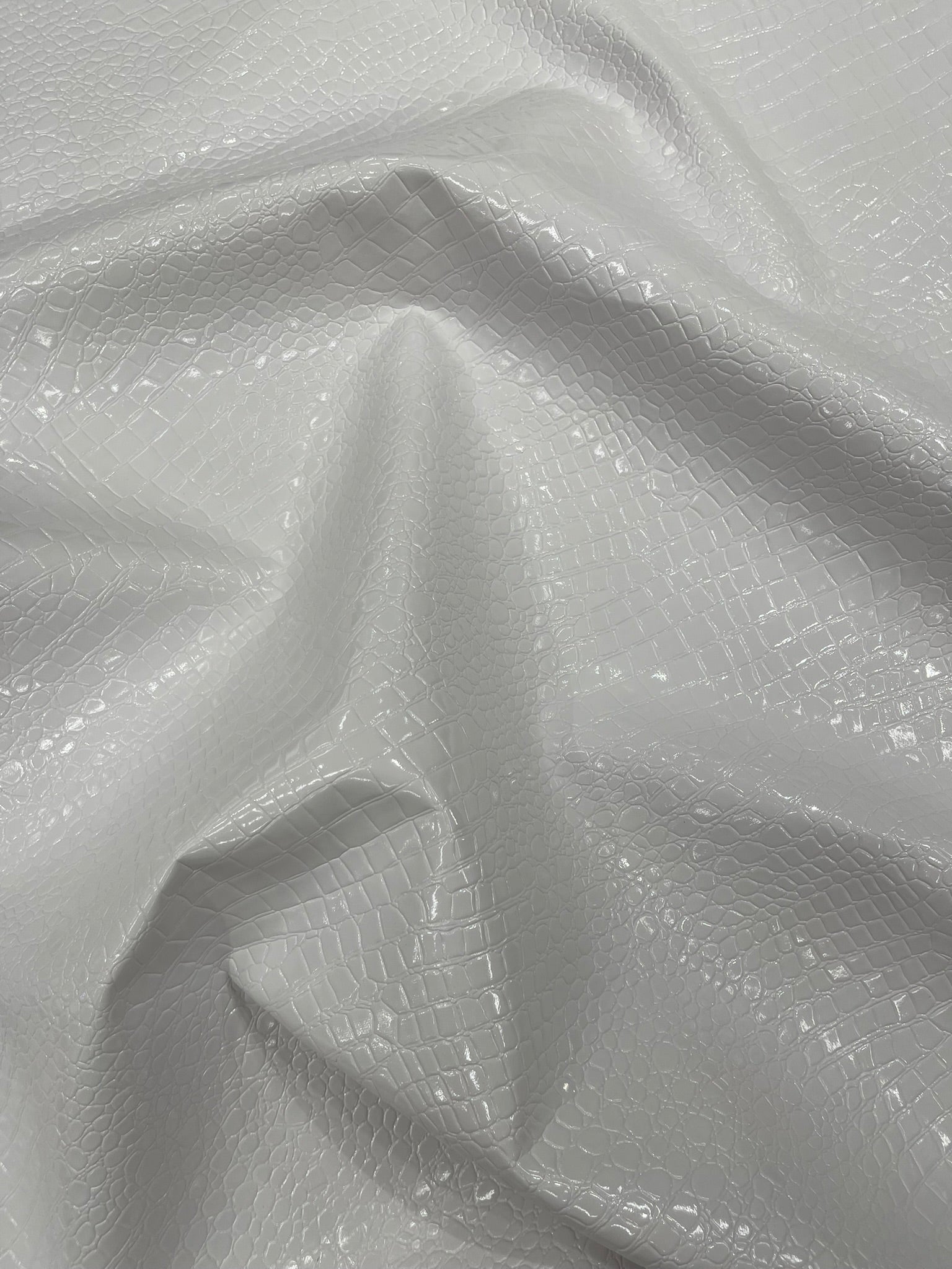 Shiny Alligator 3D Embossed Vinyl Fabric, 54" Wide Upholstery Crafting Accessories Applications