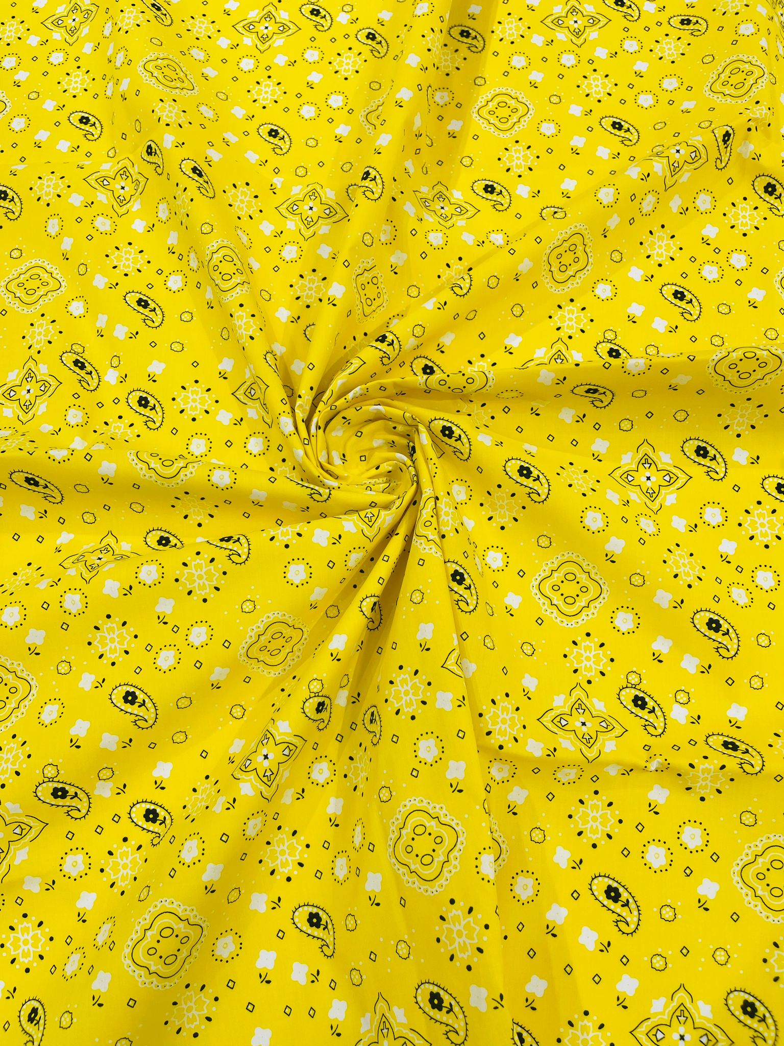 58/59" Wide 65% Polyester 35 percent Cotton Bandanna Print Fabric, Good for Face Mask Covers, Clothing/costume/Quilting Fabric